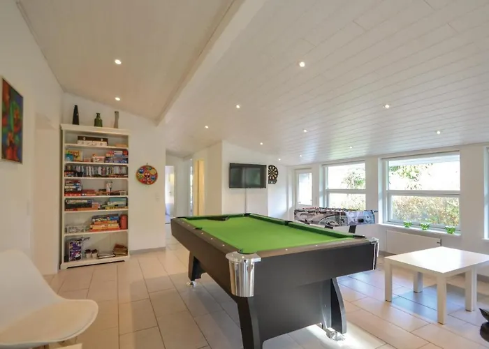 Four-bedroom With A Fireplace 04 Casa vacanze